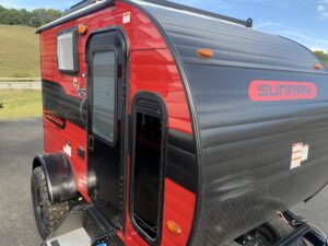 2025 SUNSET PARK RV SUNRAY 109 RED/BLACK