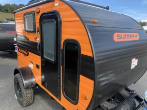 2025 SUNSET PARK RV SUNRAY 109 ORANGE/BLACK