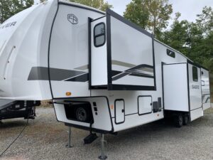 2025 FOREST RIVER SABRE 36FLX 5TH WHEEL