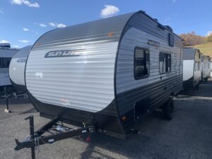 2025 SUNSET PARK RV SUN LITE LTD 19BH