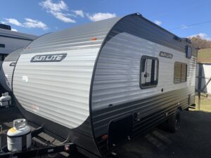 2025 SUNSET PARK RV SUN LITE LTD 19RB