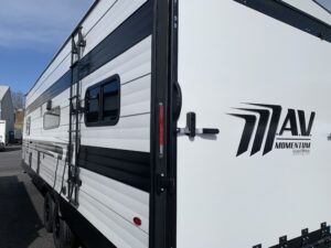 2025 GRAND DESIGN 27MAV MOMENTUM TOY HAULER