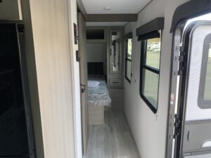 2025 GRAND DESIGN 27MAV MOMENTUM TOY HAULER