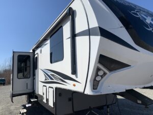 2018 HIGHLAND RIDGE 350H TOY HAULER