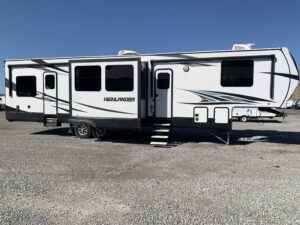 2018 HIGHLAND RIDGE 350H TOY HAULER