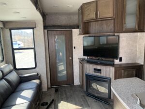 2018 HIGHLAND RIDGE 350H TOY HAULER