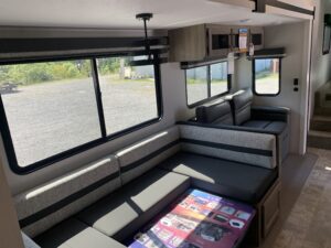 2025 PALOMINO PUMA 295BHSS 5TH WHEEL