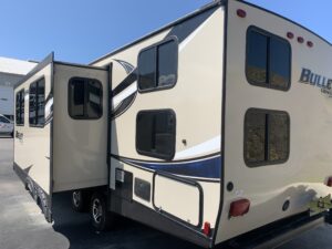 2017 KEYSTONE BULLET 272BHS