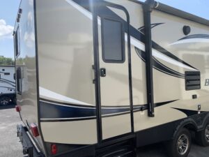 2017 KEYSTONE BULLET 272BHS