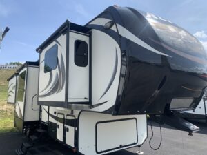 2015 KEYSTONE ALPINE 3620FL 5TH WHEEL