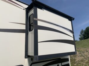 2015 KEYSTONE ALPINE 3620FL 5TH WHEEL