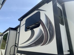 2015 KEYSTONE ALPINE 3620FL 5TH WHEEL