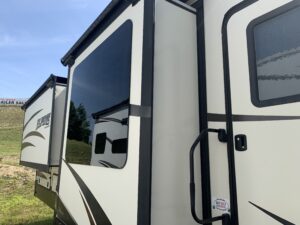 2015 KEYSTONE ALPINE 3620FL 5TH WHEEL