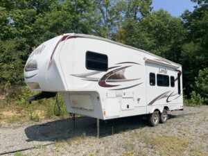 2010 KEYSTONE LAREDO 245RL 5TH WHEEL