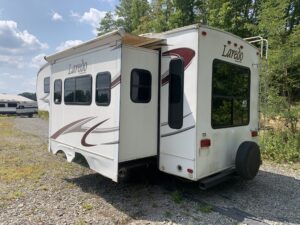 2010 KEYSTONE LAREDO 245RL 5TH WHEEL