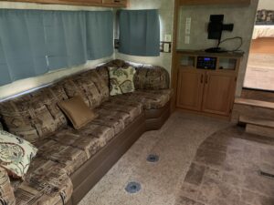 2010 KEYSTONE LAREDO 245RL 5TH WHEEL