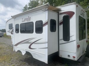 2010 KEYSTONE LAREDO 245RL 5TH WHEEL