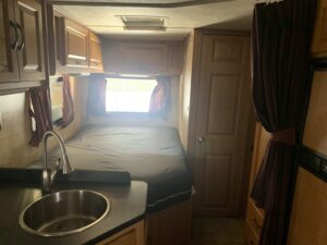 2008 FOUR WINDS MAJESTIC 23A CLASS C MOTORHOME 170K MILES