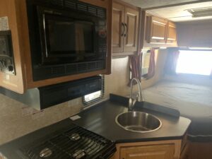 2008 FOUR WINDS MAJESTIC 23A CLASS C MOTORHOME 170K MILES